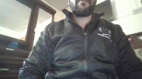 Snapshot of its_me_2323 chatting on February 14, 4:15 am its_me_2323 online show from February 14, 4:15 am