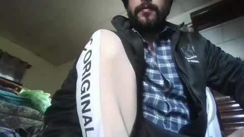 Snapshot of its_me_2323 chatting on February 17, 7:47 am its_me_2323 online show from February 17, 7:47 am