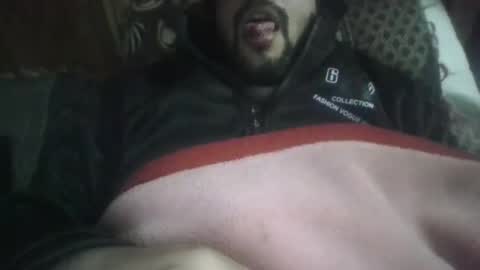 Snapshot of its_me_2323 chatting on February 20, 7:01 am its_me_2323 online show from February 20, 7:01 am