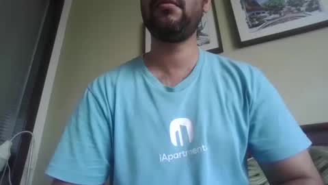 Snapshot of its_me_2323 chatting on December 17, 4:40 am its_me_2323 online show from December 17, 4:40 am