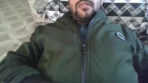 Snapshot of its_me_2323 chatting on March 27, 4:51 am its_me_2323 online show from March 27, 4:51 am