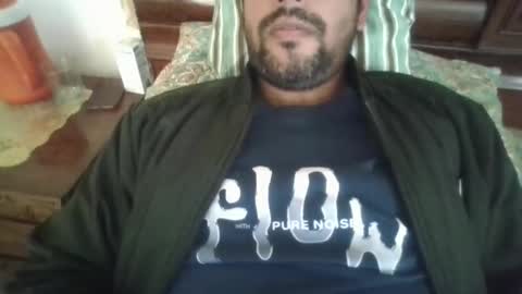 Snapshot of its_me_2323 chatting on April 12, 6:40 am its_me_2323 online show from April 12, 6:40 am