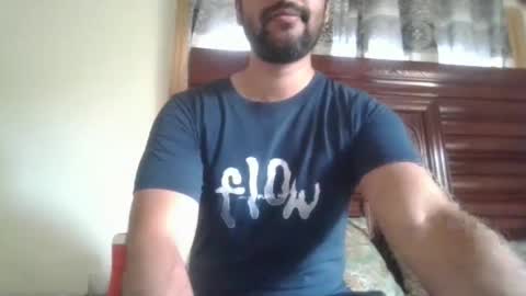 Snapshot of its_me_2323 chatting on April 17, 8:06 am its_me_2323 online show from April 17, 8:06 am