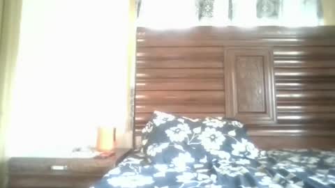 Snapshot of its_me_2323 chatting on May 18, 5:24 am its_me_2323 online show from May 18, 5:24 am