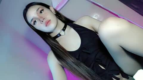 EZZIE online show from September 28, 1:44 am