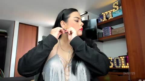 Snapshot of its_sol chatting on January 24, 1:47 pm Sol online show from January 24, 1:47 pm