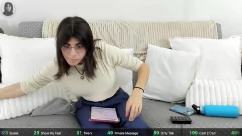 Snapshot of itschloelaurent chatting on May 12, 7:22 pm itschloelaurent online show from May 12, 7:22 pm