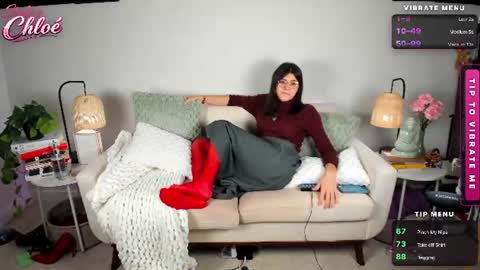 Snapshot of itschloelaurent chatting on July 27, 7:21 pm itschloelaurent online show from July 27, 7:21 pm
