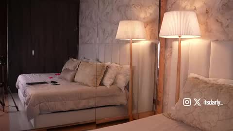     online show from April 18, 1:31 am