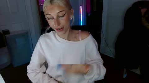 Snapshot of itsirelandbby chatting on April 9, 7:08 pm itsirelandbby online show from April 9, 7:08 pm