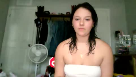 Snapshot of itsjustemmy chatting on April 29, 7:20 pm itsjustemmy online show from April 29, 7:20 pm