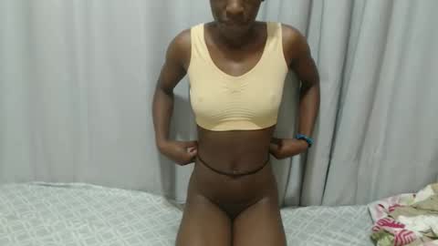 Laynne online show from November 4, 7:07 am