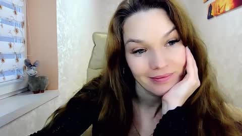 itslunaday online show from February 4, 2:43 pm