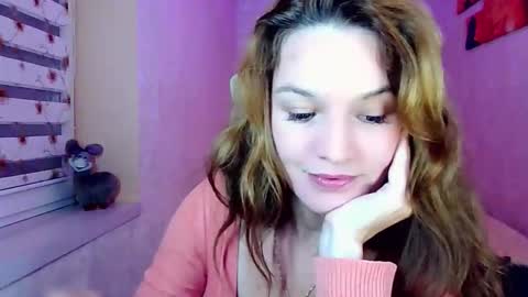 itslunaday online show from October 3, 5:43 pm