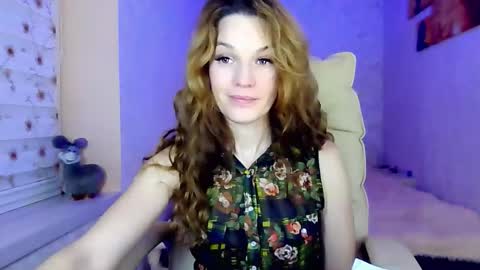 itslunaday online show from November 28, 8:44 pm