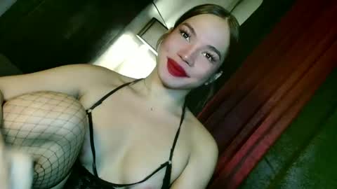Snapshot of itsme_anastasia69 chatting on November 22, 4:44 am Anna online show from November 22, 4:44 am