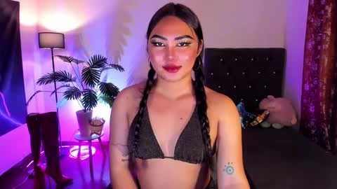 Snapshot of itsmesianaa29 chatting on April 10, 2:39 am Siana online show from April 10, 2:39 am