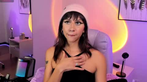 itsmroom online show from April 18, 4:49 am