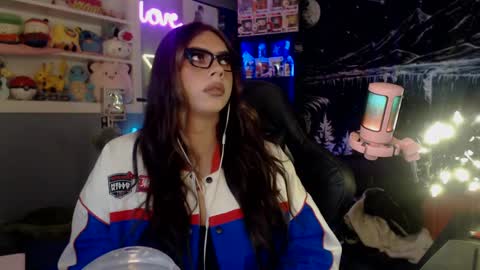 Snapshot of itsnickibabyy chatting on January 15, 10:46 pm Nicki Foxx online show from January 15, 10:46 pm