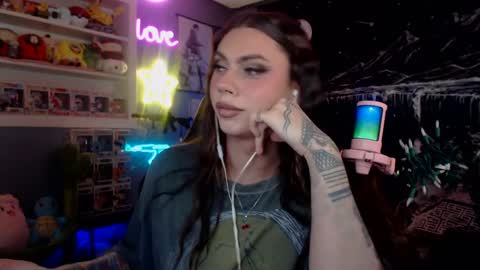 Snapshot of itsnickibabyy chatting on February 15, 12:37 am Nicki Foxx online show from February 15, 12:37 am