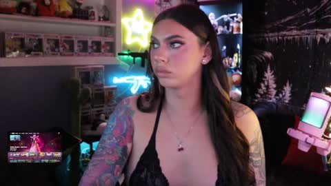 Snapshot of itsnickibabyy chatting on February 20, 12:19 am Nicki Foxx online show from February 20, 12:19 am