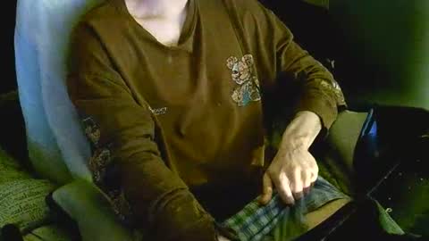 Snapshot of itsnotliam834 chatting on December 3, 3:30 am itsnotliam834 online show from December 3, 3:30 am