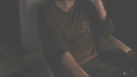 Snapshot of itsnotliam834 chatting on January 11, 1:27 am itsnotliam834 online show from January 11, 1:27 am