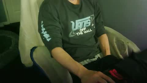 Snapshot of itsnotliam834 chatting on September 10, 2:44 am itsnotliam834 online show from September 10, 2:44 am