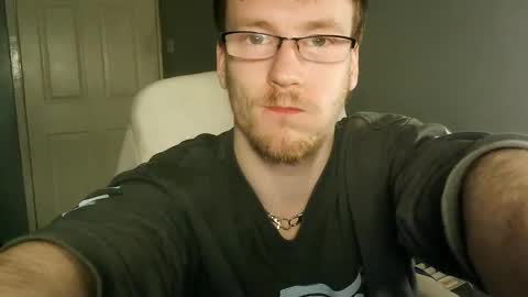 Snapshot of itsnotliam834 chatting on October 1, 2:28 am itsnotliam834 online show from October 1, 2:28 am