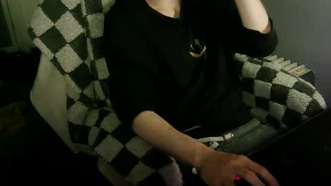 Snapshot of itsnotliam834 chatting on October 19, 2:12 am itsnotliam834 online show from October 19, 2:12 am