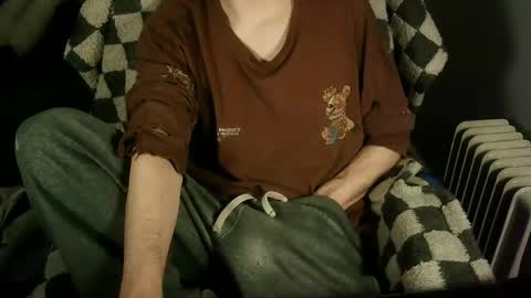 Snapshot of itsnotliam834 chatting on November 9, 2:43 am itsnotliam834 online show from November 9, 2:43 am