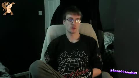 Snapshot of itsnotting834 chatting on February 18, 11:41 pm    online show from February 18, 11:41 pm