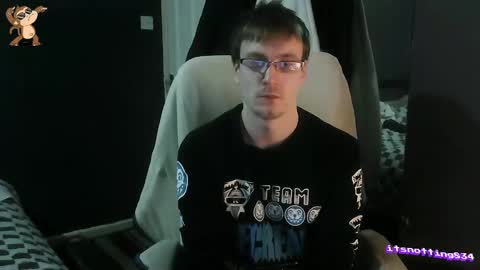 Snapshot of itsnotting834 chatting on February 21, 9:43 pm    online show from February 21, 9:43 pm