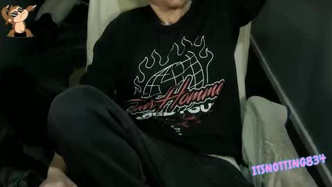 Snapshot of itsnotting834 chatting on October 1, 9:10 pm    online show from October 1, 9:10 pm