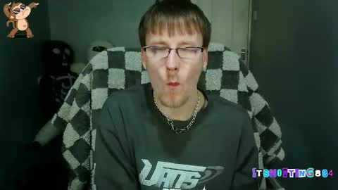 Snapshot of itsnotting834 chatting on October 24, 7:10 pm    online show from October 24, 7:10 pm