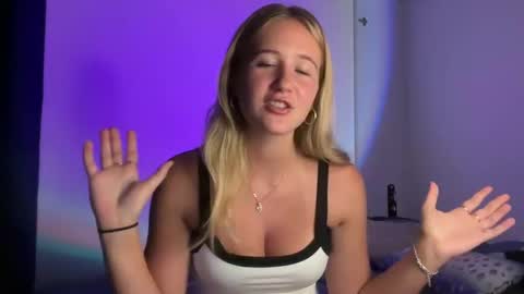 Snapshot of itsssosierra chatting on March 5, 9:27 am  Sierra  online show from March 5, 9:27 am