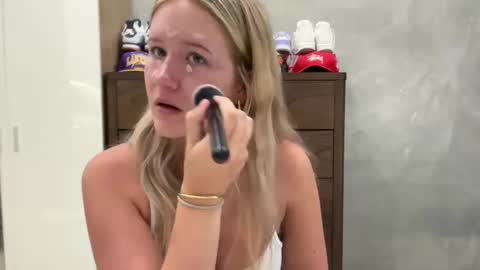 Snapshot of itsssosierra chatting on October 28, 11:51 pm  Sierra  online show from October 28, 11:51 pm