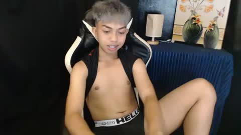 Snapshot of itsyourcummerboy_xx chatting on June 12, 6:40 pm Kyle online show from June 12, 6:40 pm