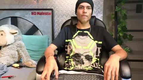 itszairen online show from March 18, 5:21 am