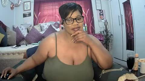 itumeleng74 online show from February 13, 2:09 pm