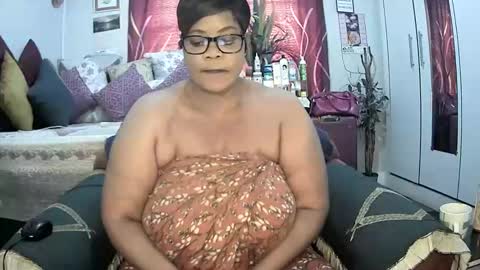 itumeleng74 online show from February 17, 9:13 am