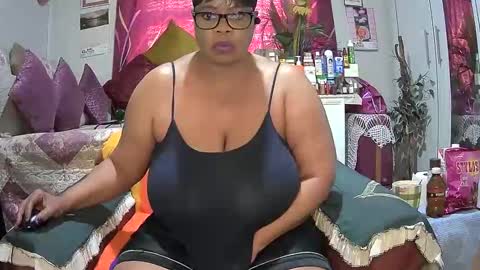 itumeleng74 online show from September 21, 7:54 am