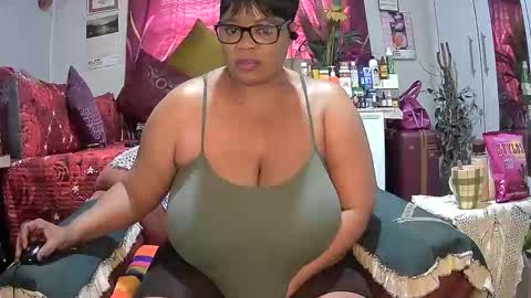 itumeleng74 online show from September 30, 8:41 am