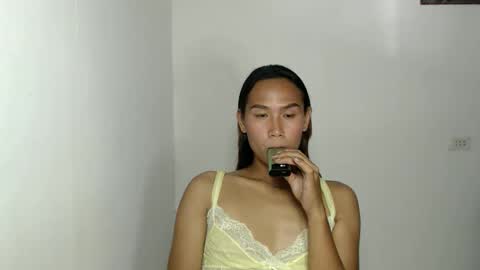 Snapshot of itz_me_crystal chatting on June 9, 2:45 am itz_me_crystal online show from June 9, 2:45 am