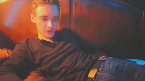 itzd123 online show from April 24, 4:04 am