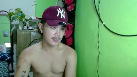 itzme_dex online show from April 28, 3:06 pm