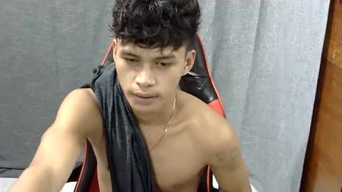 itzme_john online show from April 22, 12:57 am