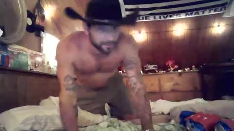 Itzmeebabyy online show from April 22, 11:45 am