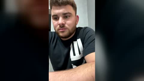 iurcupetru07 online show from December 15, 2:54 pm