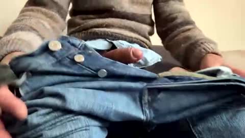 Snapshot of iuuuf2 chatting on February 7, 8:11 am Iuuuf2 or Samel online show from February 7, 8:11 am